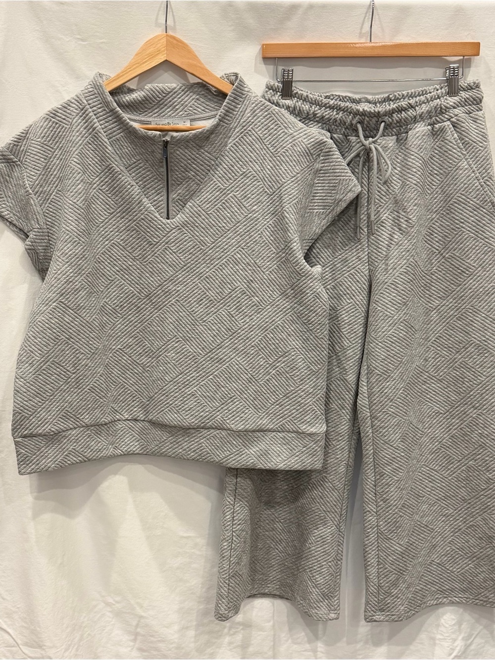 Relaxed Quilted Short-Sleeve Sweatshirt & Wide-Leg Pants Set - Gray
